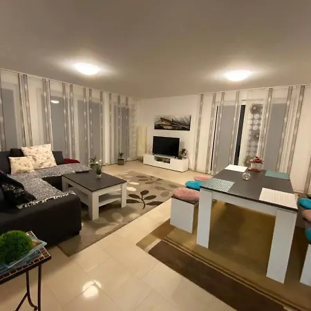 Апартаменты Ferienwohnung Ноймюнстер